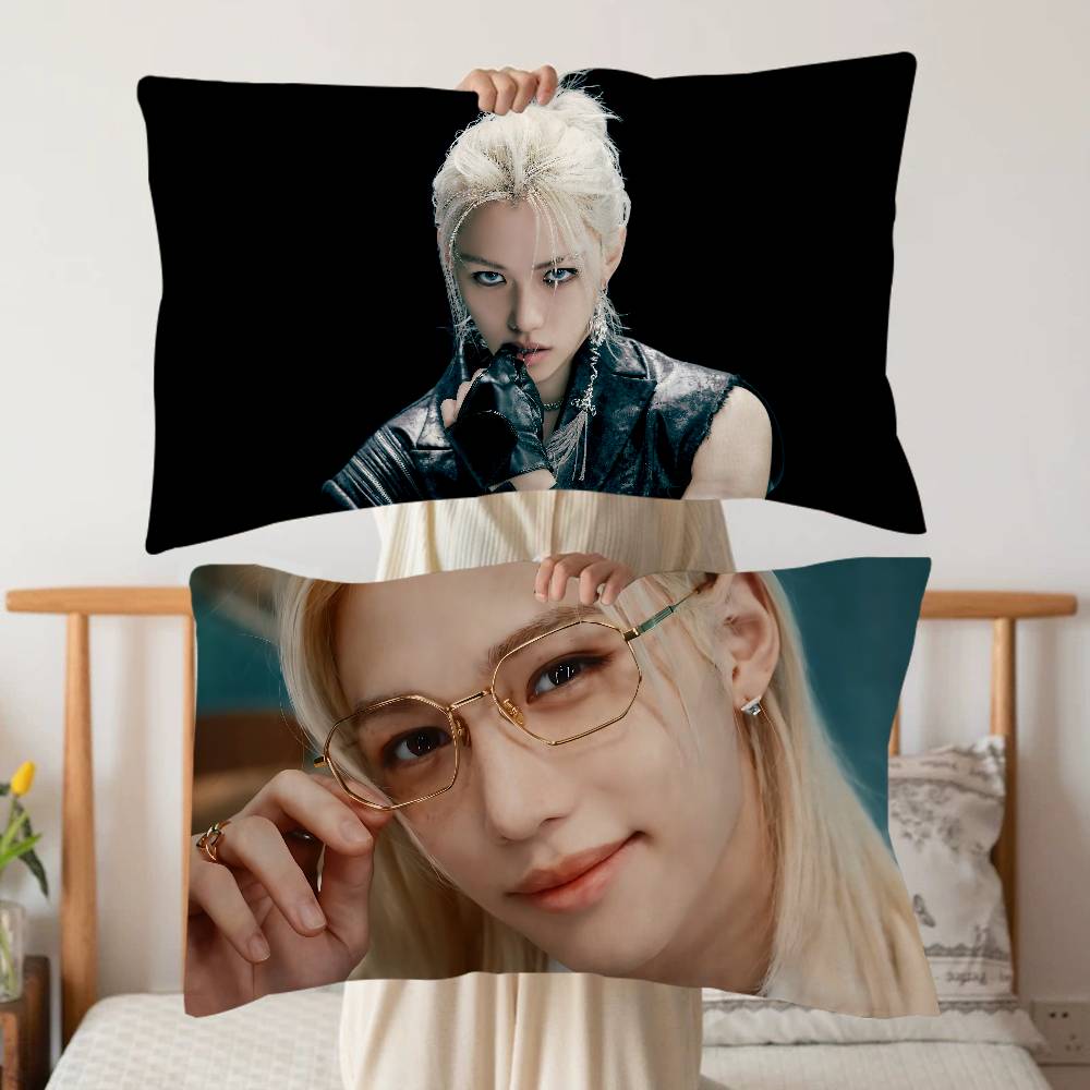 Home Textiles Premium - F-FelixS singer.png Toalla de almohada para